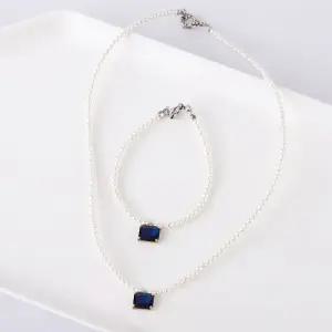 시후주얼리 네이비 크리스탈 스퀘어 진주 목걸이 EA659N (WFKB2P8)