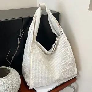 빅 숄더 크로스 백 보부상 대학생 데일리 가방 ivory 여자운동가방