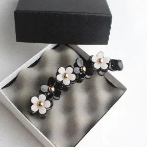 비쥬플라워 바나나집게핀