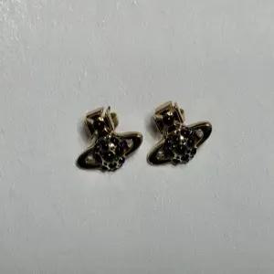 Vivienne Westwood Saffron 사프란 바스 릴리프 이어링 6201034D 02R1 R124 CN