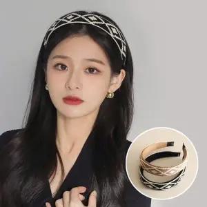 예쁜 다이아 패턴 니트 소재 앞머리 고정 머리띠