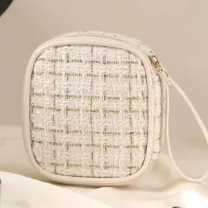 [하프클럽/]렌즈 립스틱 뷰러 생리대 고급 미니 파우치