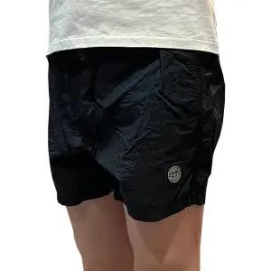 [명품] 24SS 로고 패치 메탈 스윔 팬츠 8015B0643 A0020