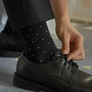 [4켤레] 남성 정장 도트 양말 3컬러