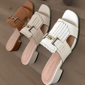 여성용 심플 태슬 메탈 오픈토 뮬 가죽 샌들