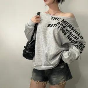 여성 오버핏 레터링 원숄더 맨투맨 긴팔 티 티셔츠 2color 보트넥 오프숄더 루즈핏 빈티지 프린팅 여자