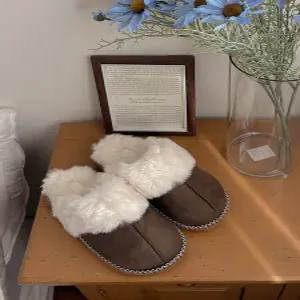 [엘루이즈][엘루이즈] 베리하 퍼안감 스웨이드 겨울 슬리퍼(2color)