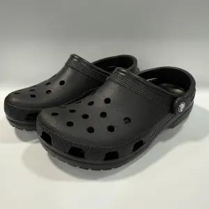 [크록스] 클래식 클로그 10001-001