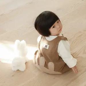 귀여운 아기 토끼가 앉아있지 모야 - 베이비 겨울 조끼 바디슈트