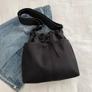 3여성 데일리 BS54 가벼운 숄더 패션잡화 여행 여성 쇼퍼백 백 겨울 백 반달 여행