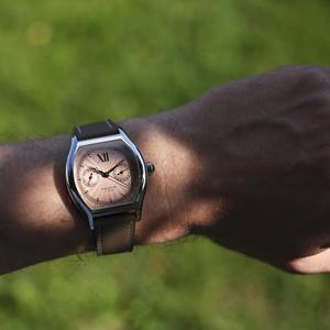 스포츠 고글 FARASUTE 2024 새로운 36mm 남성용 쿼츠 시계 VH64 무브먼트 스테인레스 스틸 스포츠 패션 사