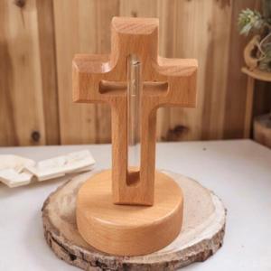 창의적인 너도밤나무 거실 장식 수공예품과 원목 크로스 테이블탑이 있는 TV 캐비닛