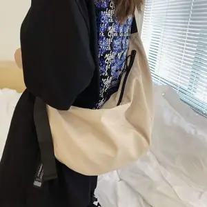 [하프클럽/]남녀공용 캐주얼 슬링백 크로스백 가방 여름 여행용 핸드백