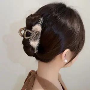 집게핀 헤어 올림머리 퍼 큐빅 여성스러운 고급