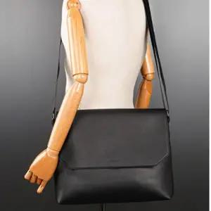 [하프클럽/]20대 출근 가방 오피스 고급 메신저백 검정 핸드백