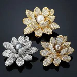 [하프클럽/]연꽃 담수진주 골드 화려한 3칼라 지르코니아 브로치
