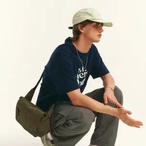 [롯데백화점]캉골 데이 레트로코어 슬링백 1362 카키 (KREBSL13620)