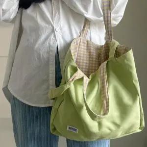 여성용 체크 패턴 리버서블 숄더백 보부상 스타일