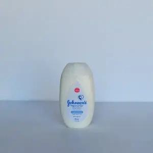 화이트로션 300ml 300ml피부로션 바디보습로션 바디로션 (WFKC3SE)