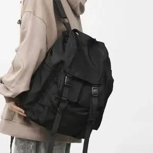 블랙컬러 고등학생백팩 가벼운백팩 개성 캐주얼백 WFIQ36Q