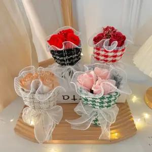 윈도우쇼핑백 추천상품 미니 세트 조화+투명창 비누 향기가득 장미 기획전 장미 꽃 꽃다발