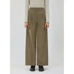 [롯데백화점]리스트 뒷 밴딩 투턱 와이드 팬츠(TWWSLO82230)