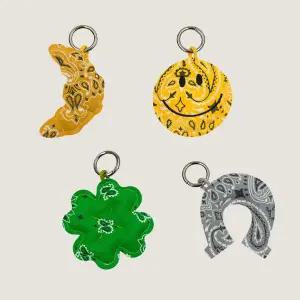 [쏘쏠트](강남점)[SOSALT]콜 잇 바이 유어 네임 키 체인 참 Y45B124001