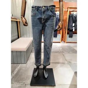 갤러리아 23 F/W 본 블루 디스트로이 테이퍼드 데님팬츠 BN3WTA391