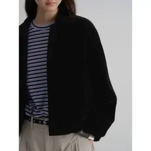 [에잇세컨즈] 패디드 벨벳 재킷  블랙 (355X39LY15)