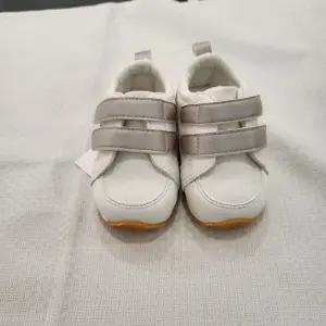 CB01 누리 삑삑이 운동화 AYD31801 (43264319)