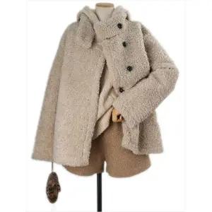 [쉬즈나인]요쿠 퍼널넥 뽀글양털 하프코트_P413416554