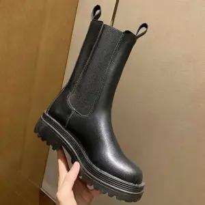 여성 기모첼시부츠 검정 겨울 스타일링 패션부츠 부티 (WFK64GW)