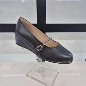 [ELCANTO]엘칸토 HC11 양가죽 여성화 초경량 세미정장 메리제인 펌프스 D3M9U5V1319 (S44355331)