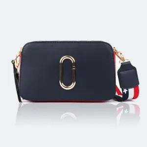 [골드스마일]컬러 스트랩 크로스백 여성 스퀘어 핸드백 네이비