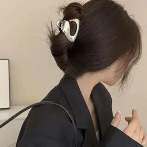 귀족 스타일 메탈 헤어 집게핀 꼬임 진주 큐빅 심플 올림머리 숱 헤어 머리