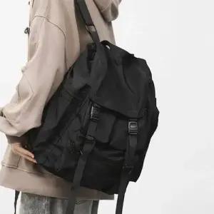 블랙컬러 고등학생백팩 가벼운백팩 개성 캐주얼백 WFIQ36Q