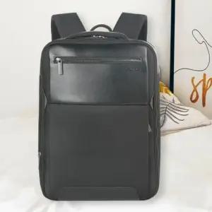 출장용 직장인백팩 출장배낭 USB백팩 백팩 U WFIQ3BE