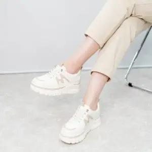 [제이시]제이시 발편한 가죽 화이트 원피스 통굽 운동화 K342