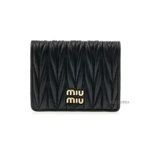 [럭셔리에비뉴] 5MV204 AFPP F0002 SS26 여성 마테라쎄 나파 반지갑