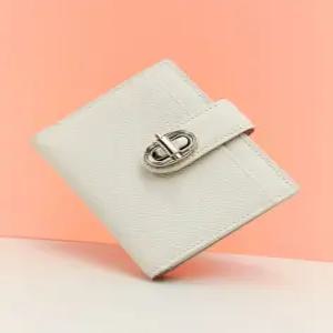 질스튜어트 뉴욕 액세서리 25FW [AUBE][지폐수납가능] 아이보리 가죽 오브 장식 베루형 지갑 JAWA5F014IV