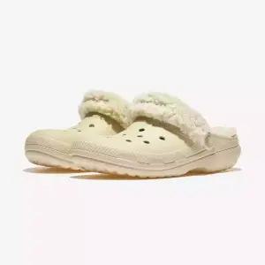 크록스 클래식 플리스 라인드 클로그 [CRS211396/0119188]