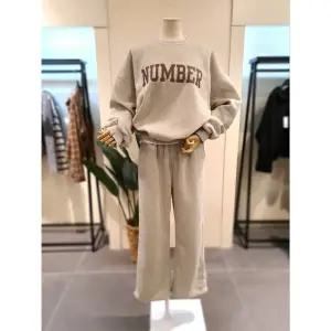 [대구백화점] [미스칸트]기모 넘버 트레이닝세트 오트밀(KESTPB04OT)