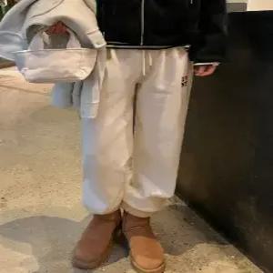 러브뉴욕 자수 조거 트레이닝 팬츠 (3colro)