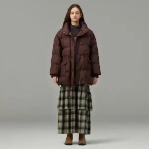 [롯데백화점]써스데이 아일랜드 [여성]오버핏 롱 덕 다운 점퍼(T258MDJ938W)