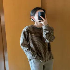 울 우디 스트라이프 라운드넥 니트 티셔츠 (2color)