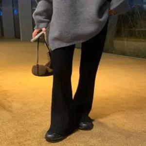 모어 골지 부츠컷 니트 레깅스 (one color)