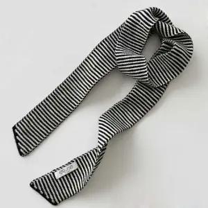 쁘띠 모사 스트라이프 니트 타이 포인트 심플 스카프 A