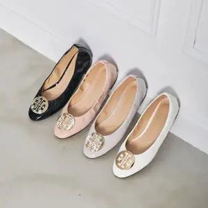 고급 에나멜 앞코 장식 플랫 슈즈 W5C06D7