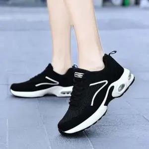 여성 베이직한 블랙 컬러 에어굽 어글리슈즈