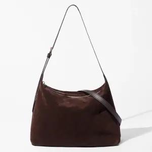 트웰브 스웨이드 캐주얼 가방 스트랩 길이 조절 데일리 크로스백 숄더백